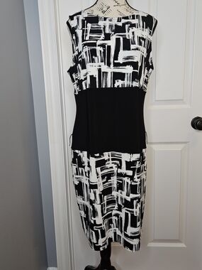 Joseph Ribkoff Knee Length Sleeveless Dress Black White Patterned Plus Size 16